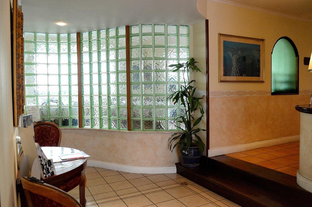 Albergo Delle Rose Pouzzoles Extérieur photo
