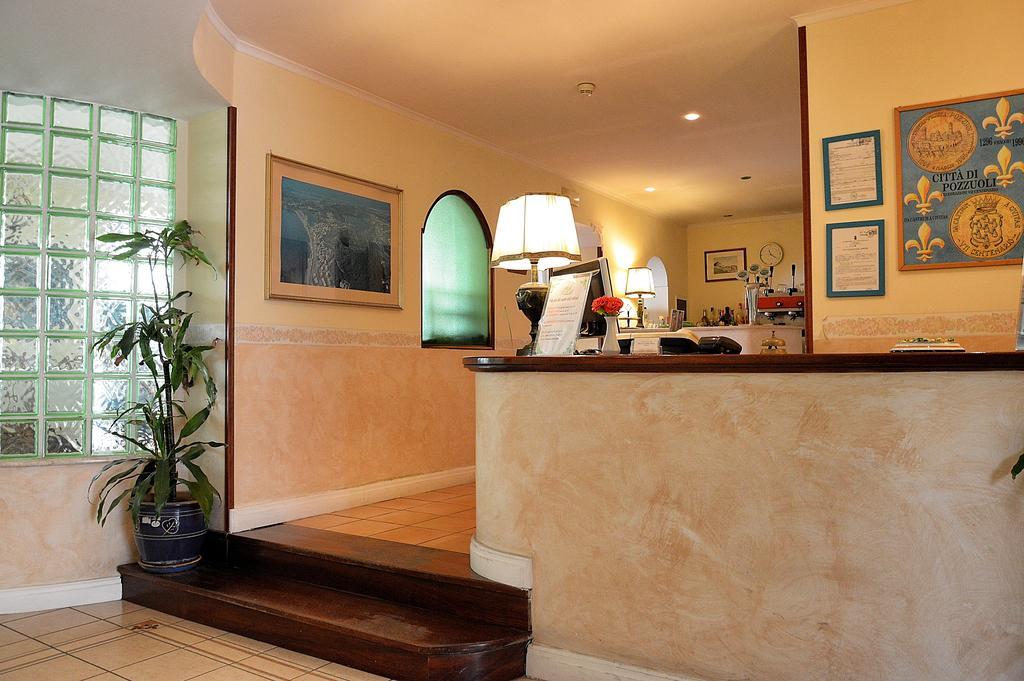 Albergo Delle Rose Pouzzoles Extérieur photo
